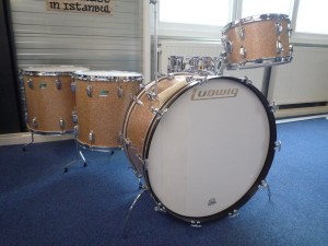 Ludwig-1971-drumset-26-13-16-18-champagne-sparkle_003.JPG