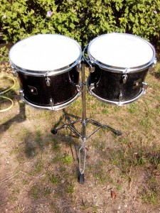 les toms sur support 01.jpg