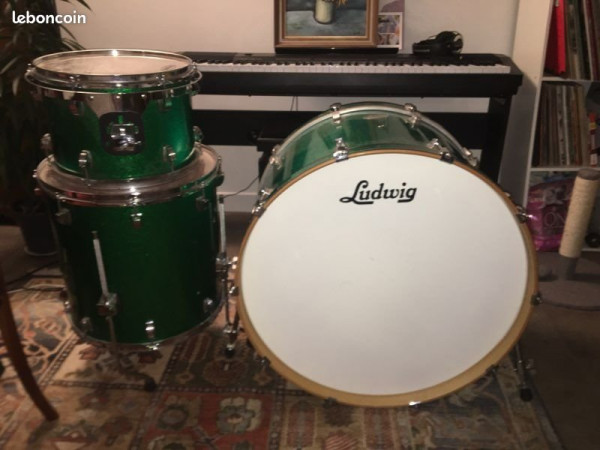 loud26 004.jpg