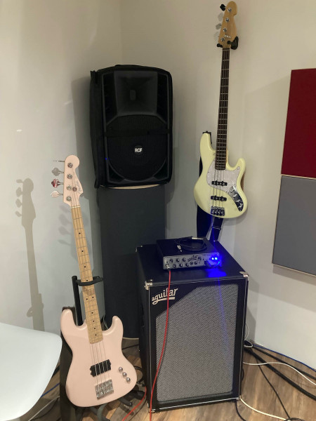 Basses2.jpg