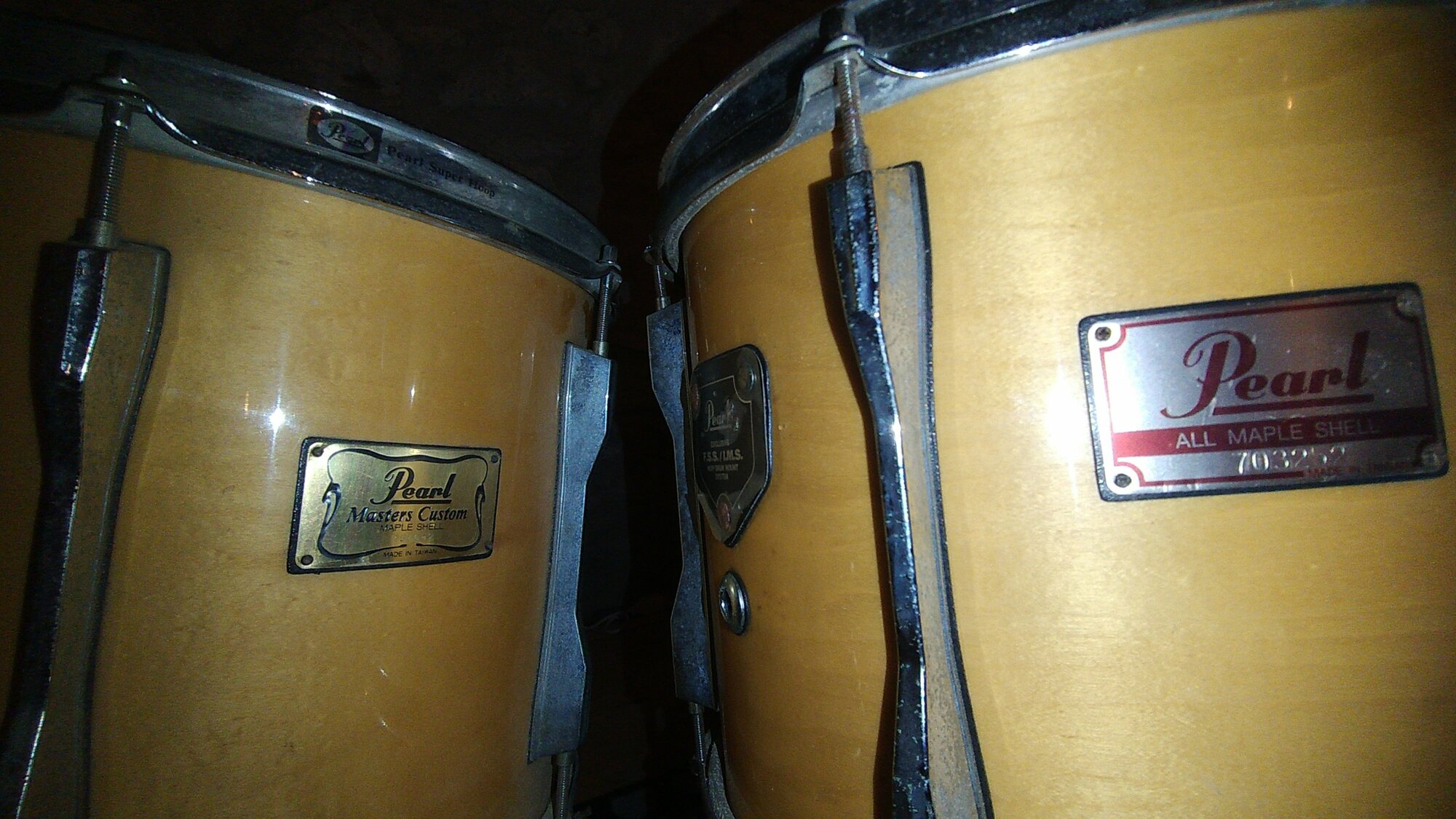 Badge toms.jpg