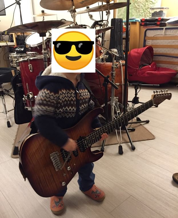 Loulou guitare.JPG